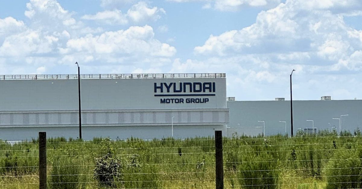 Naująjį „Hyundai“ EV augalą ką tik surengė ledas, „šimtai“ suimta