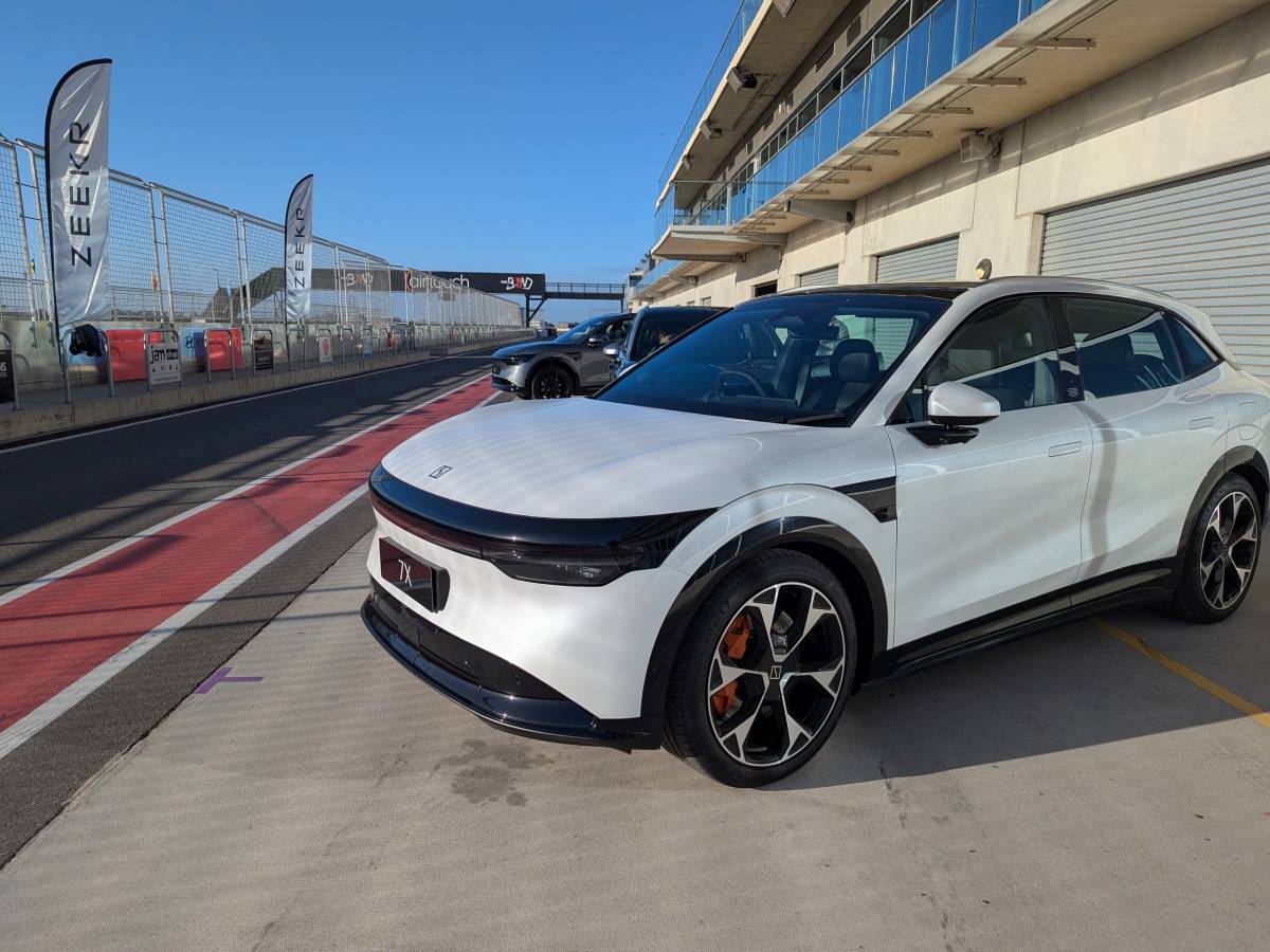 Žvėris trasoje ir staigmena visureigis