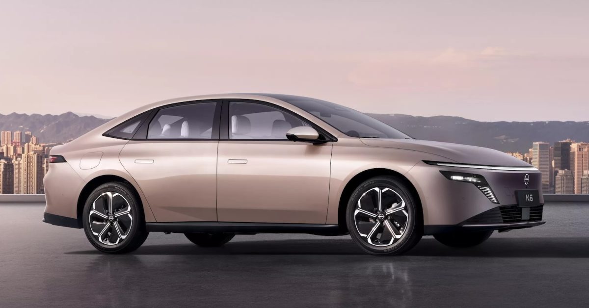 Galbūt „Nissan N6“ tikrai TURĖJO būti naujoji „Maxima“.