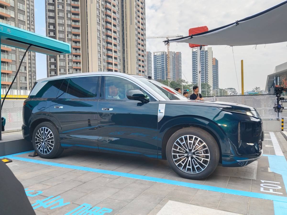 Naujasis BYD pavyzdinis elektrinis visureigis išbandė 1000 kW įkrovimo greitį