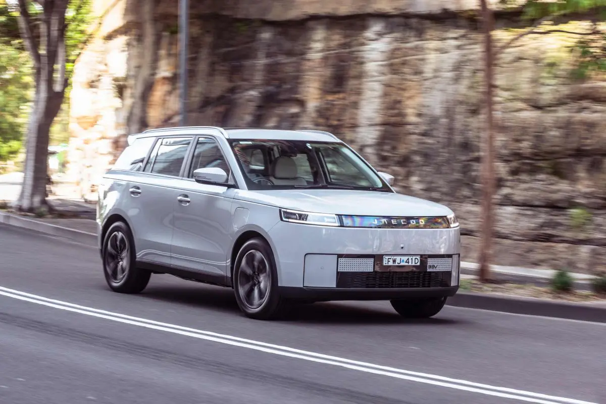 Jaecoo J5 EV pasiekė 1000 užsakymų per kelias savaites nuo debiuto Australijoje