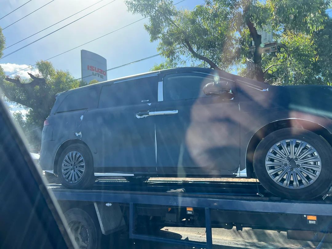 Kitas galimas BYD elektromobilis Australijai – prabangus žmonių judėjimas – pastebėtas laukinėje gamtoje