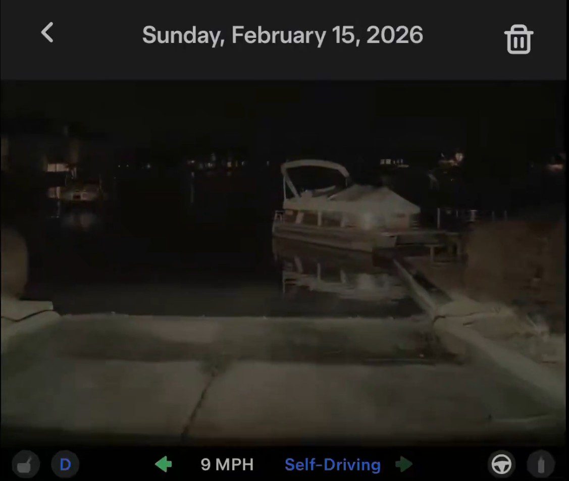 Tesla, naudodama FSD, bando įvaryti savo savininką į ežerą