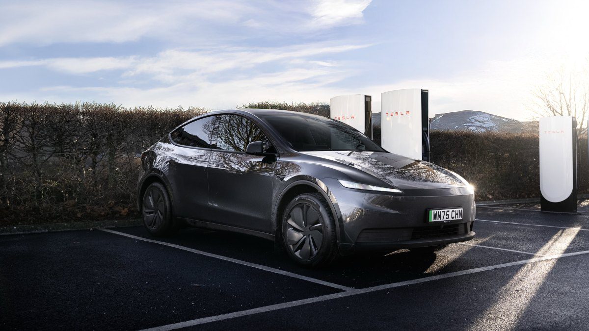 „Tesla“ išleidžia ilgo nuotolio modelį Y, kurio atstumas viršija 615 km
