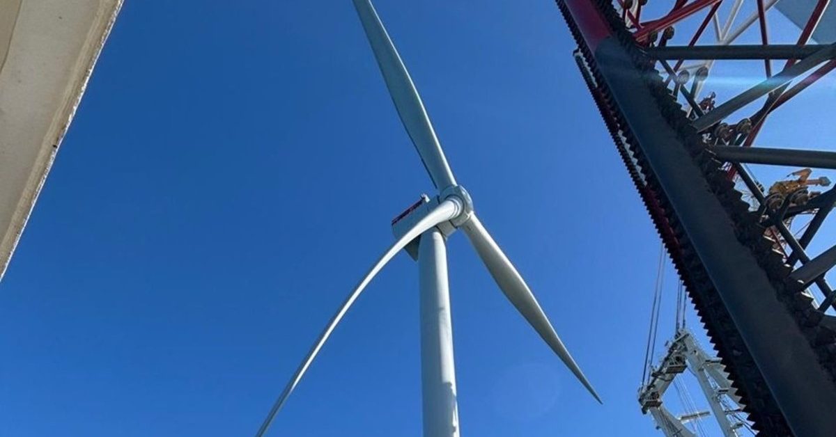 Didžiausias JAV jūros vėjo jėgainių parkas ką tik pagamino savo pirmąją energiją