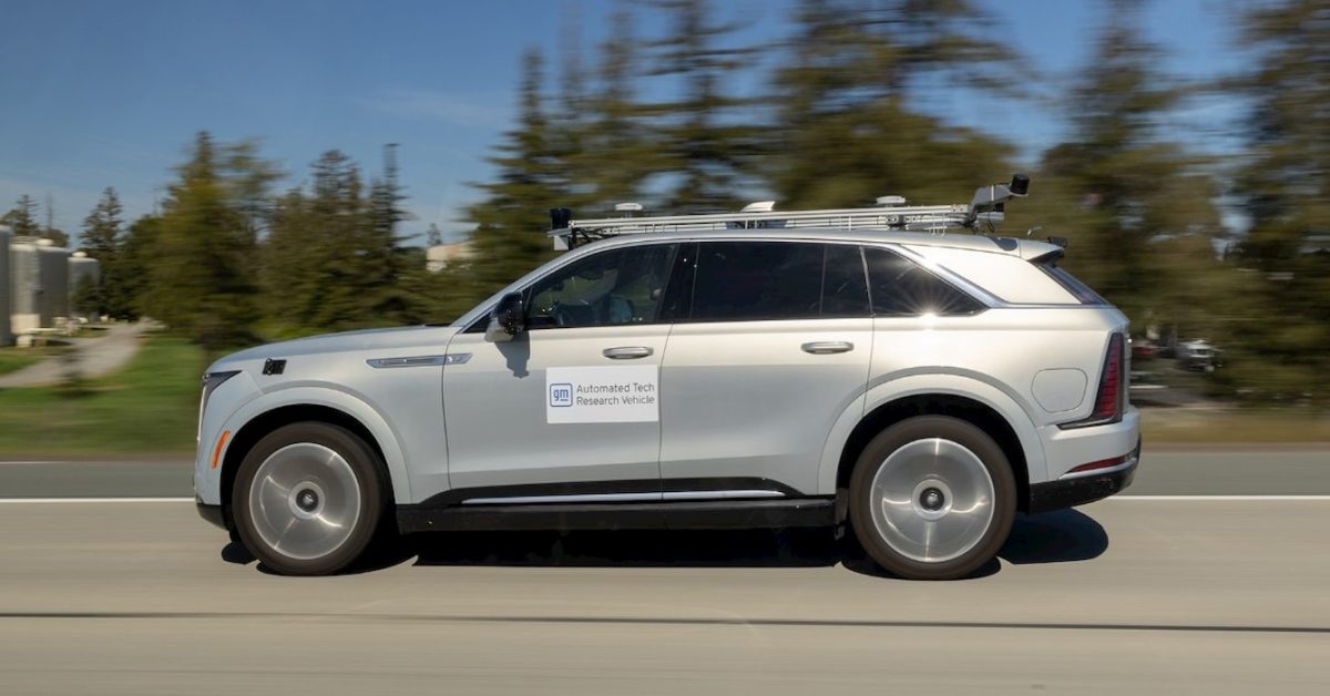 GM dabar išbando savo didžiausio elektromobilio savarankiško vairavimo technologijas