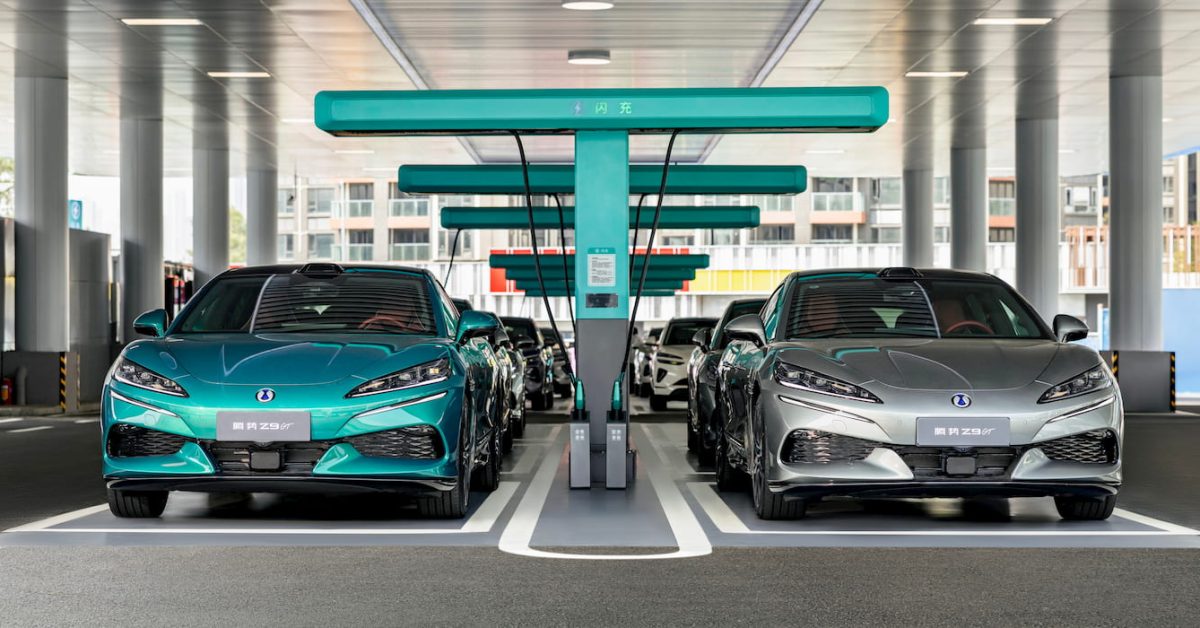 Kylant dujų kainoms, BYD siūlo 18 mėnesių nemokamą 5 minučių EV įkrovimą