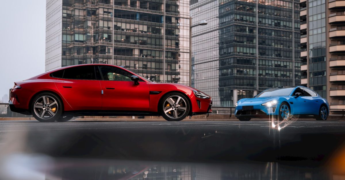 Nauji prabangūs Kinijos elektromobiliai parduodami kaip karšti pyragaičiai