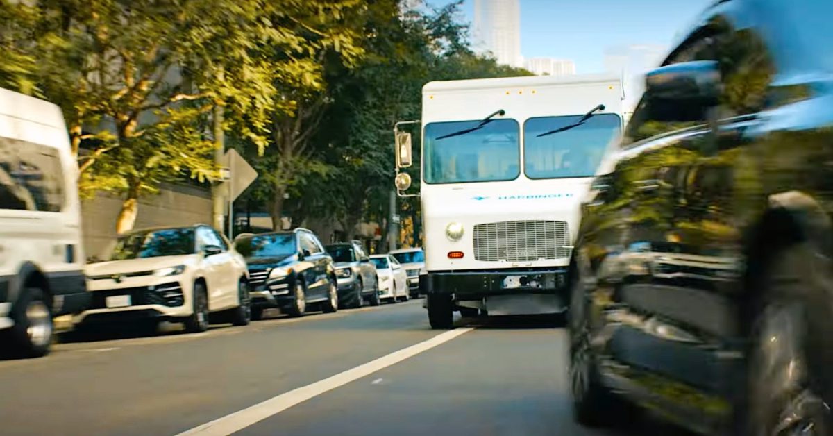 Žiūrėkite šį „Harbinger“ elektrinį furgoną, persekiojantį paketo vagį (vaizdo įrašas)