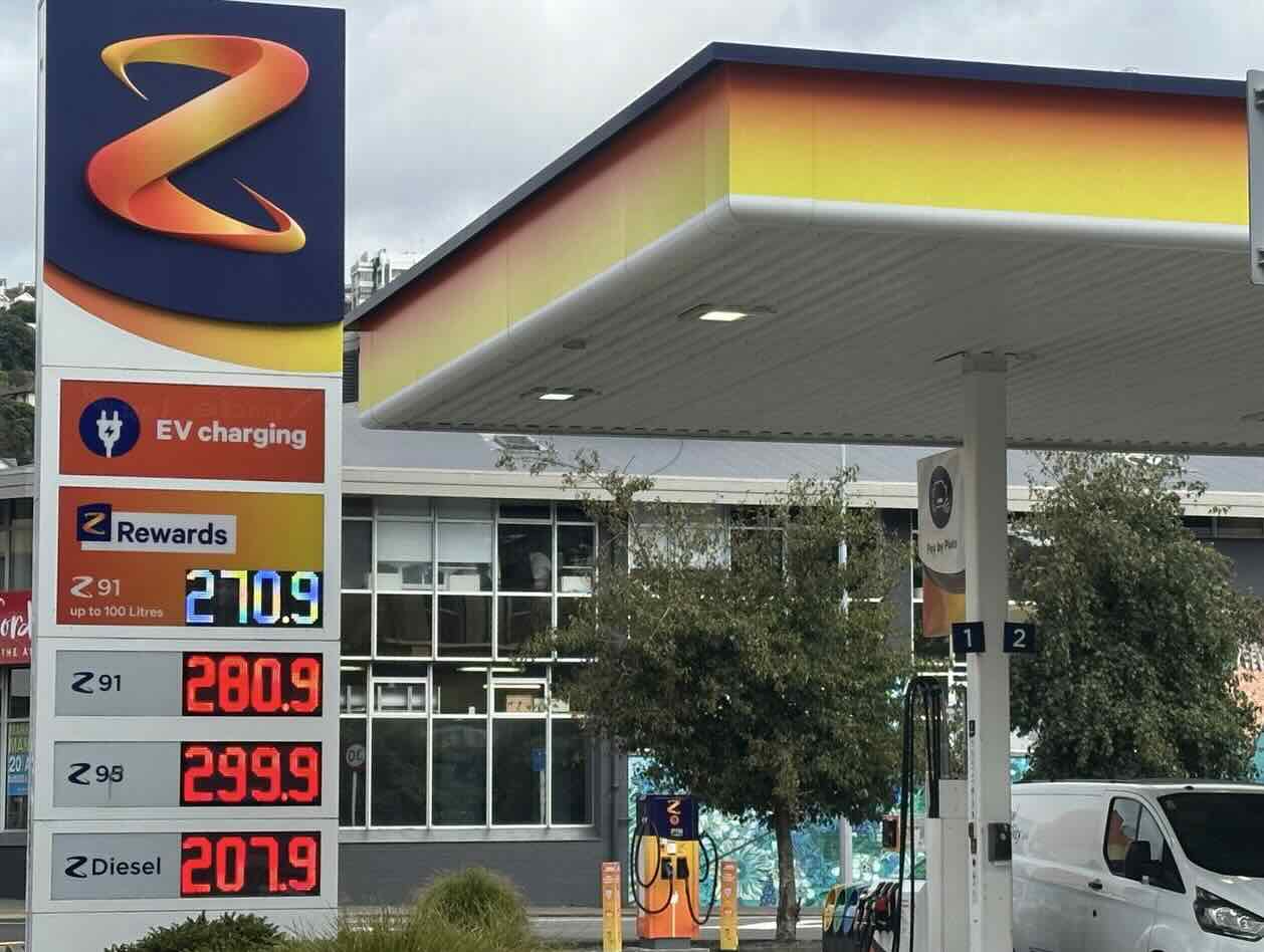 „Pigiau eksploatuoti:“ Pasaulinis elektromobilių skaičius išaugo daugiau nei 20 mln., nepaisant sulėtėjimo didžiausiose rinkose