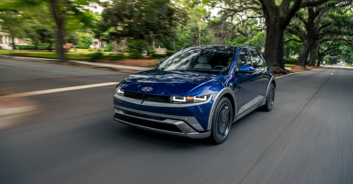„Hyundai IONIQ 5“ parduodamas sparčiai, o pardavėjai baigiasi
