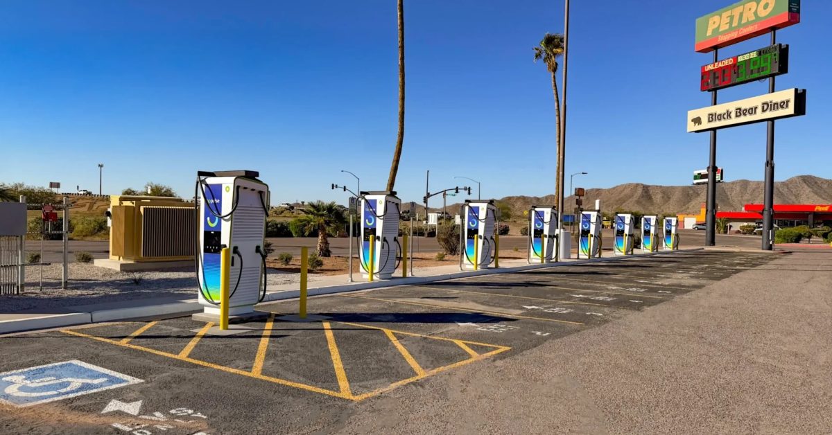 bp impulsas padidina nuolatinės srovės greitą įkrovimą su Arizonos debiutu