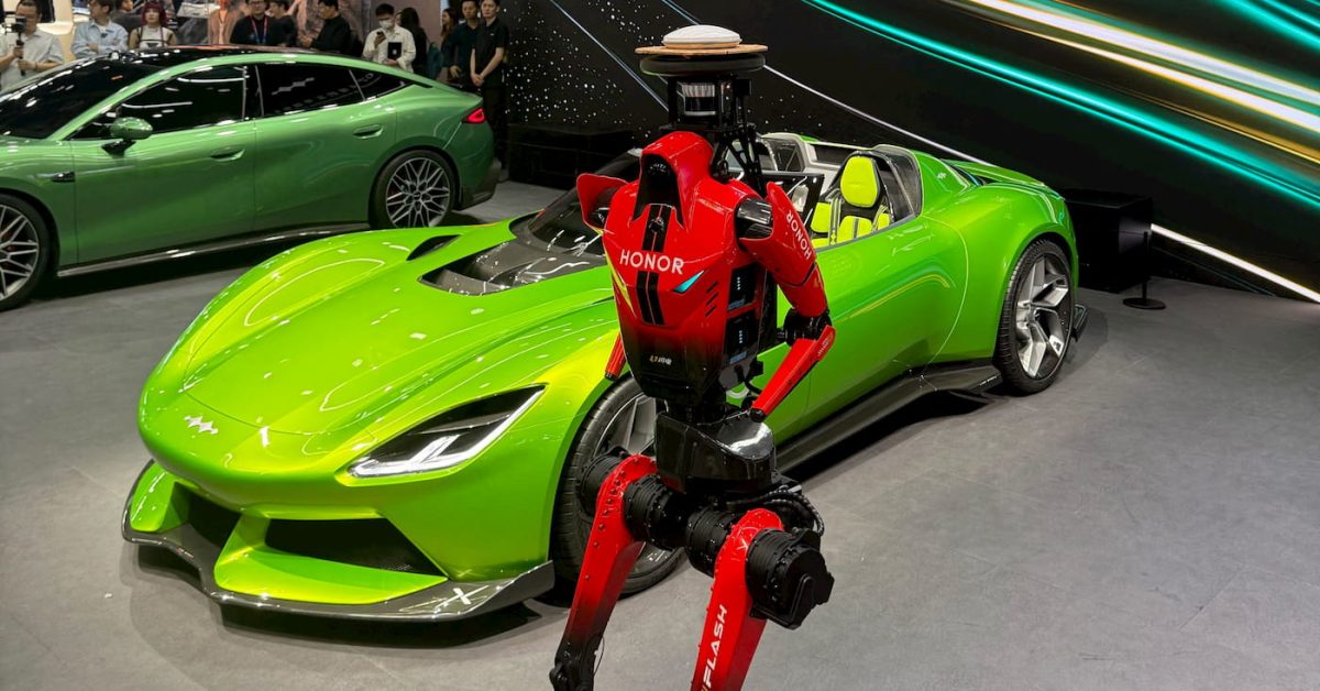 KINIJA: Pekinas, „Xiaomi“ bandomasis važiavimas, BYD naujienos ir naujas namų akumuliatoriaus pilotas