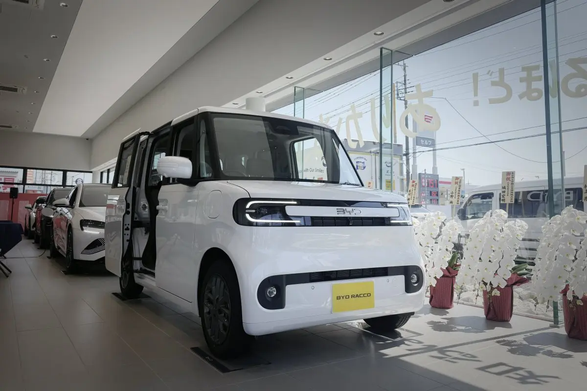 Elektra valdomos stumdomos durys bus įtrauktos į mažiausią BYD EV su maža 20 kWh baterija
